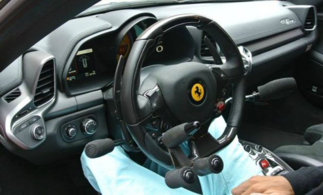 FERRARI-F430-volant